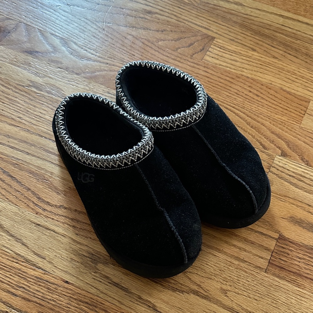UGG Slippers in Black with Patterned Trim